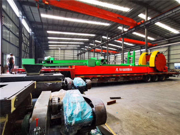 �½���ʲ�ͻ��ڶ�̨22������Һѹ���׻������ֳ�