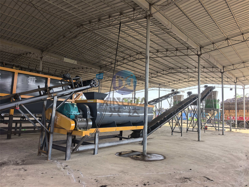 �л����豸��װ�ֳ���һ�׿����л����������豸�İ�װ�������Ͻӽ��깤